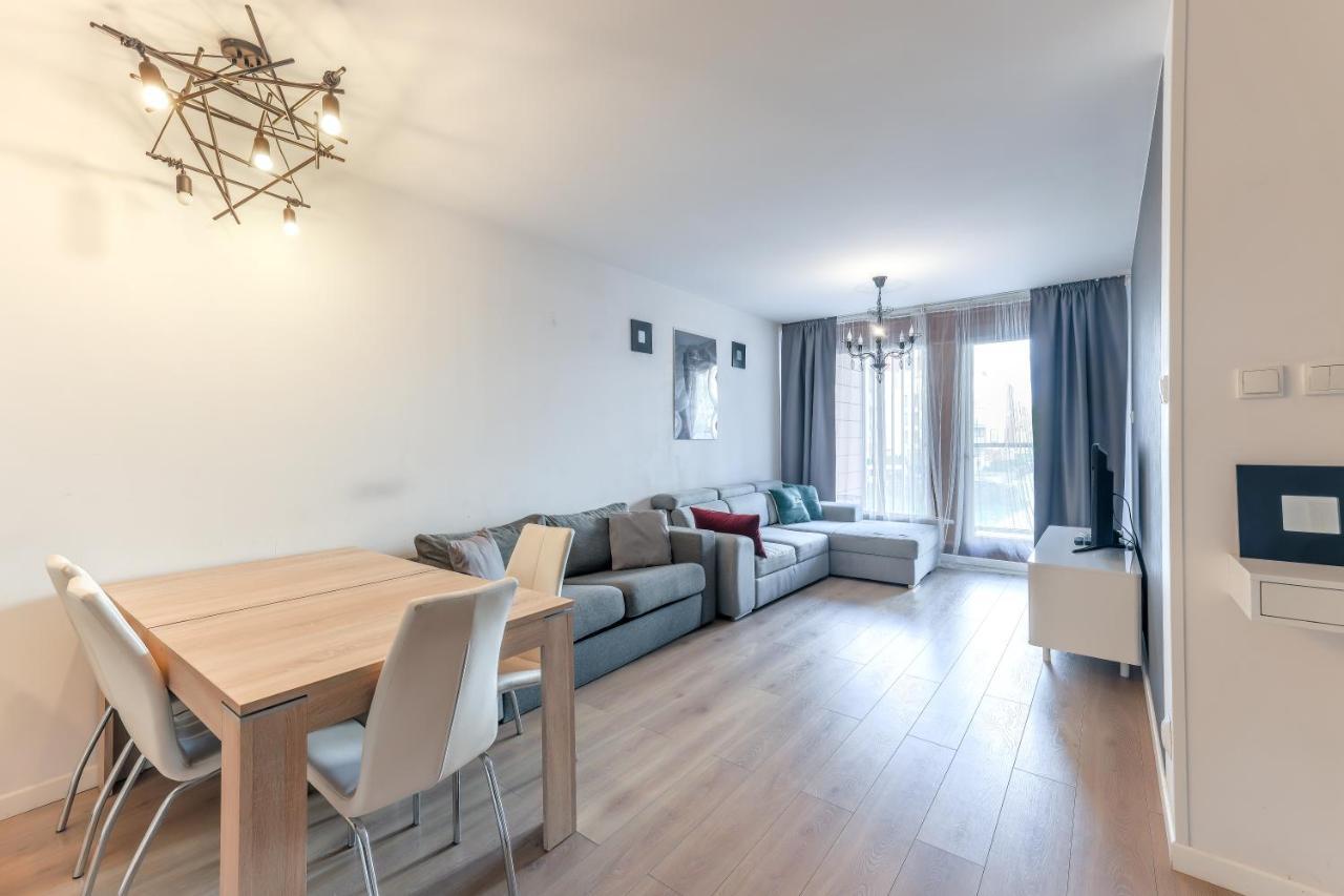 Apartmate Spacious Apartment With Balcony Oldtown For 6 People Danzica Esterno foto