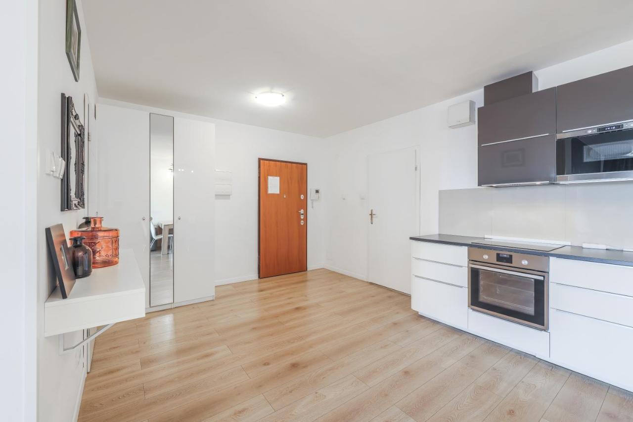 Apartmate Spacious Apartment With Balcony Oldtown For 6 People Danzica Esterno foto